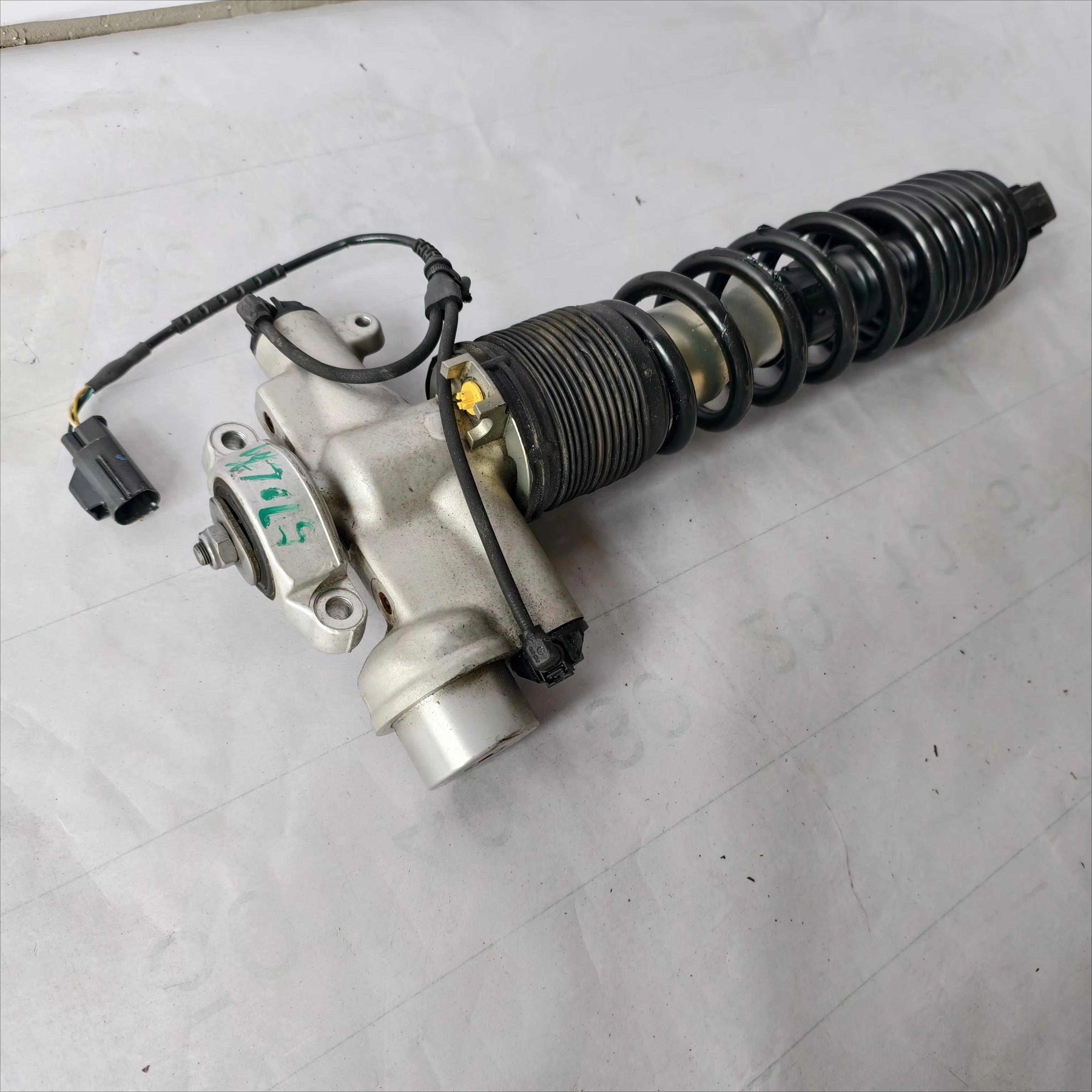 Hot-selling High Performance Automotive suspension system Auto Spare Parts Front shock absorber For Mclaren 570S 540S